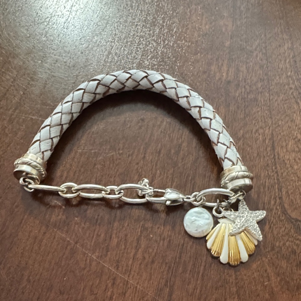 4/$30 Sale! EUC Brighton Silver / Gold Charm Bracelet white leather sea shell